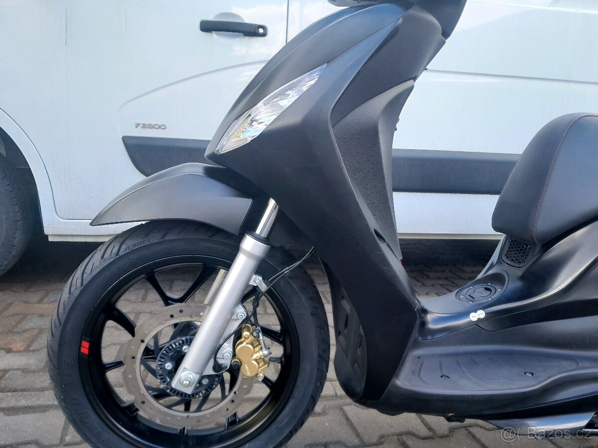 Piaggio Medley S 125i ABS - 8