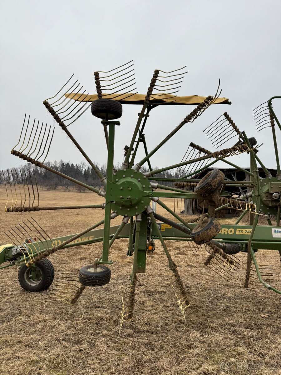 Shrnovač nahrabovač Krone Swadro TS 740 - 8