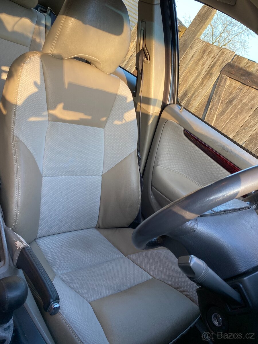 Volvo S60 2,5T awd 154kw LPG - 8