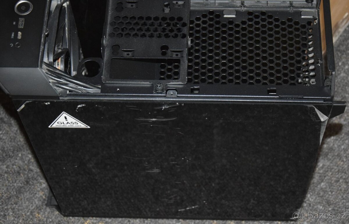 Fractal Design Torrent Black TG, super airflow,USB-C vpředu - 8