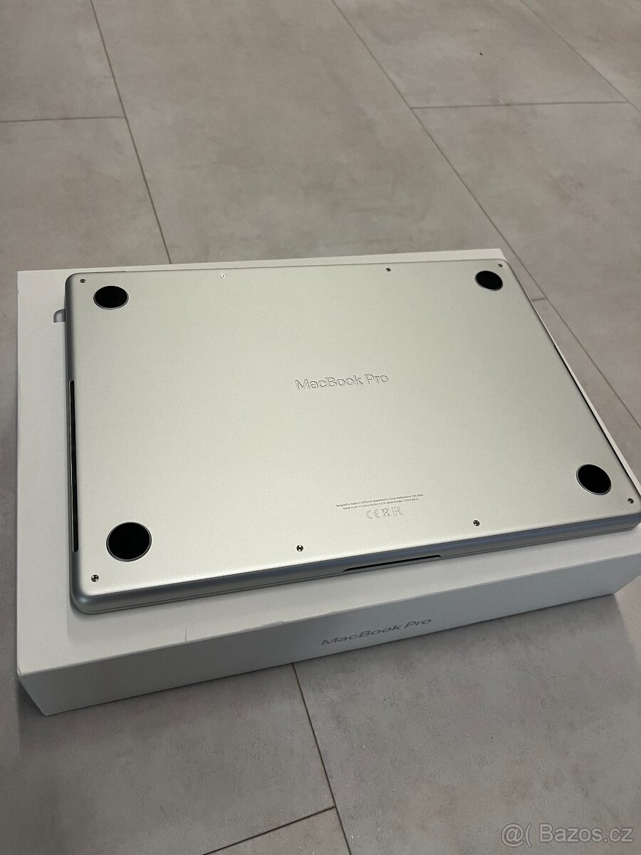 MacBook Pro 14" - M1 Pro/16 GB RAM / 512 GB - 8