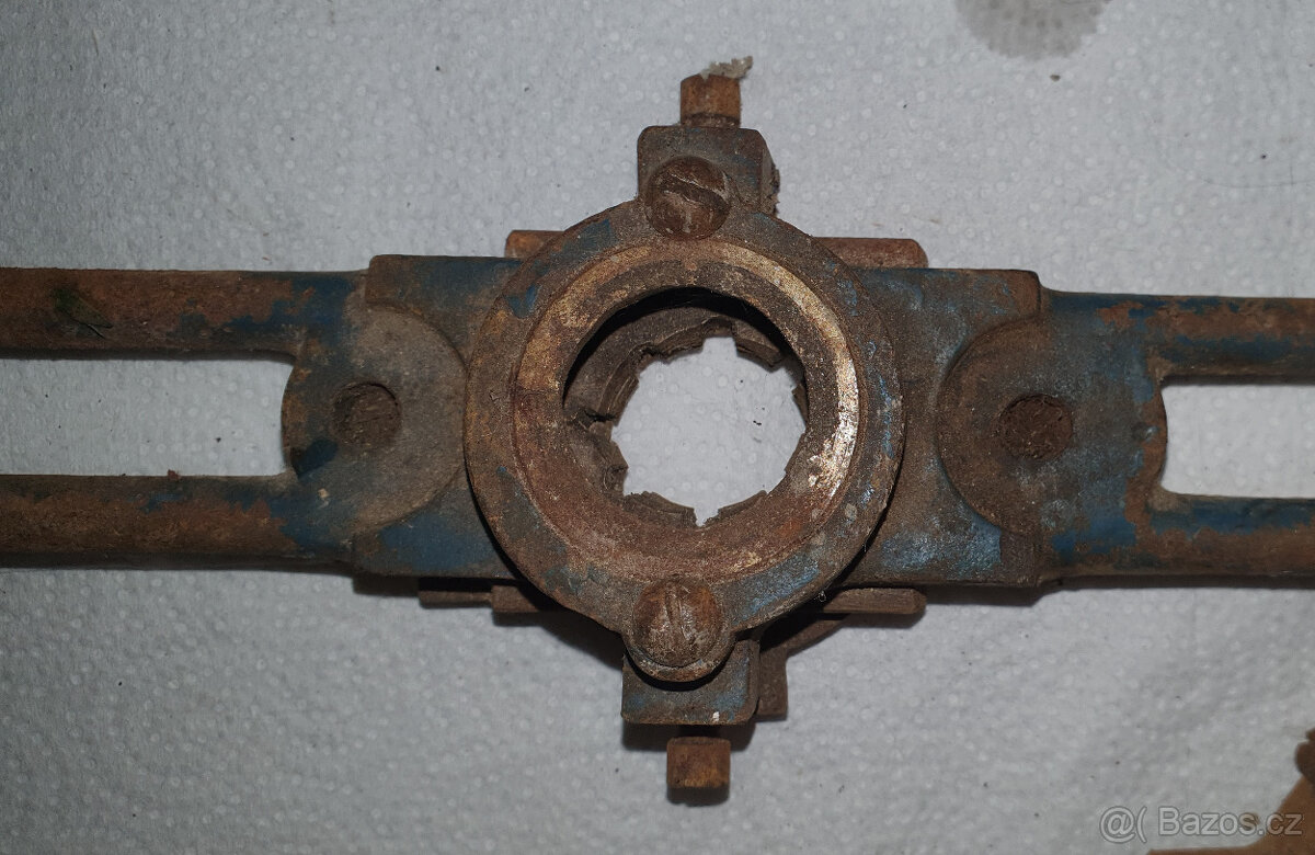 Vratidla na závitová očka - 8