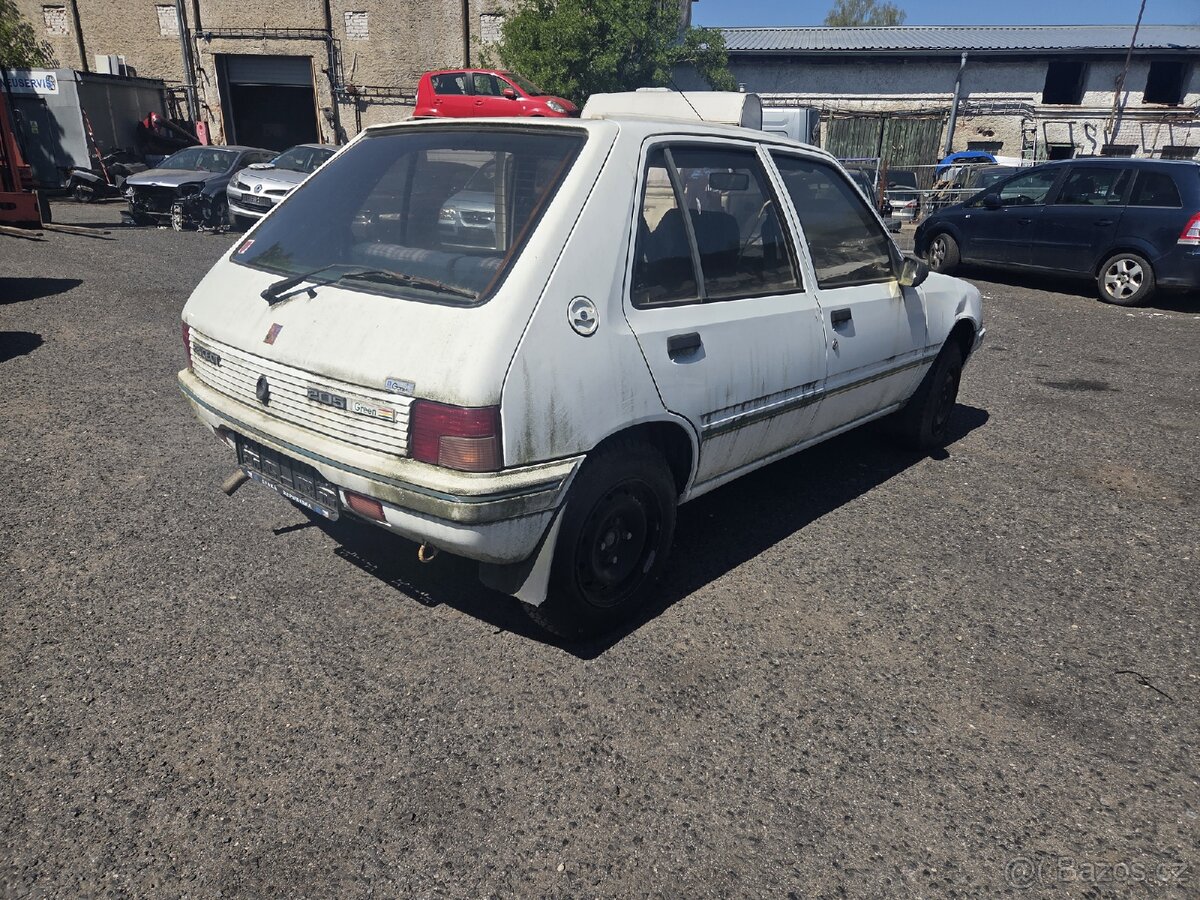 Peugeot 205 - 8