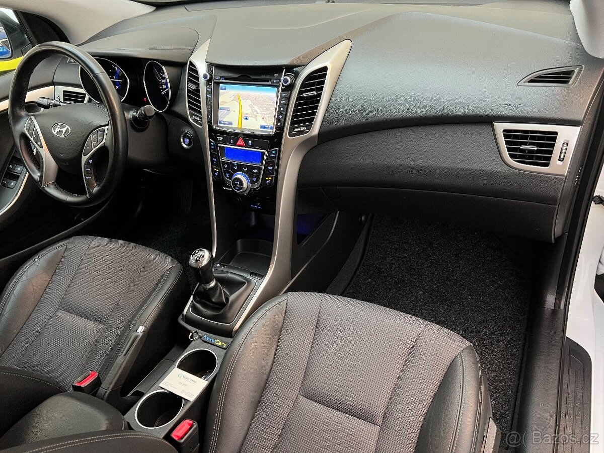 Hyundai i30 combi 1.6 CRDi,100 kW,manual,Style,AC,1maj,DPH - 8