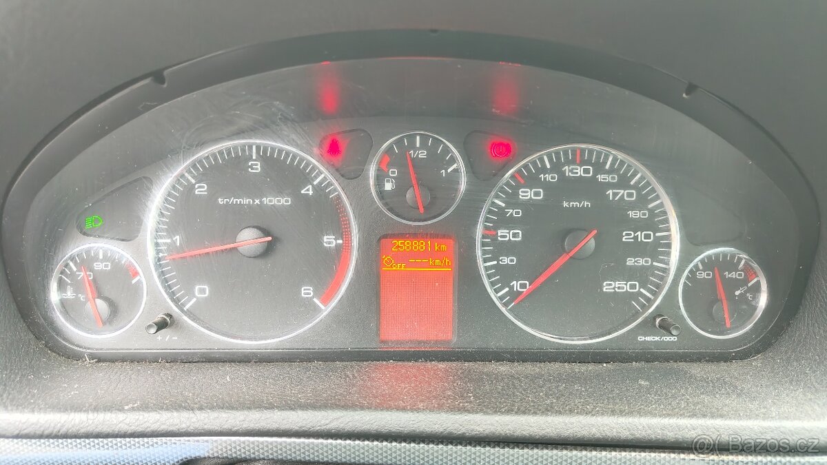 Peugeot 407 2.0HDI 2007 100kW combi STK 01/2027 - 8