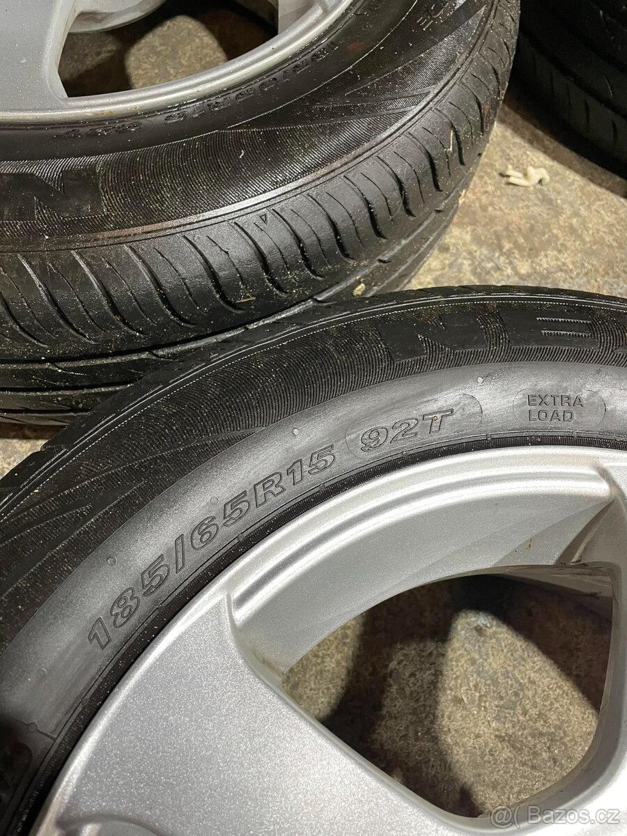 Alu kola R15 5x114,3 letní pneu NEXEN 185/65/15 - 8