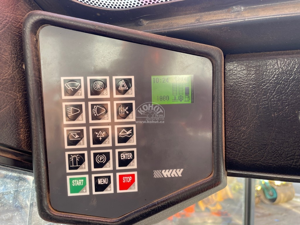 smykem řízený nakladač LOCUST 753 power speed+ - 8