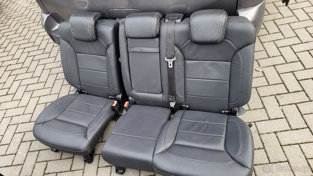 Mercedes GLE sedacky - 8