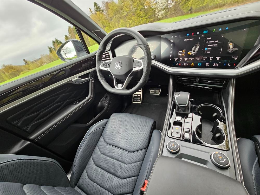 VW TOUAREG R-line 2025 - MAXIMÁLNÍ VÝBAVA - 5 let záruka - 8