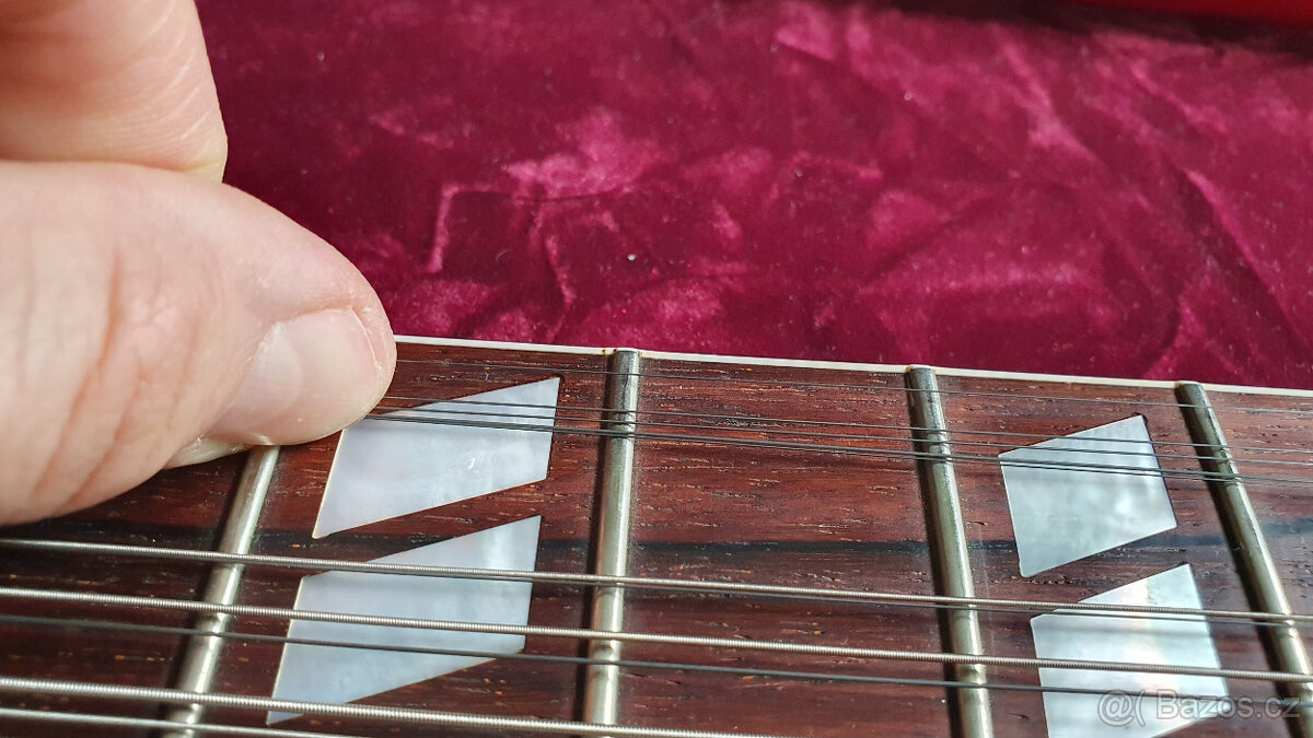 Legendární dvoukrká kytara Gibson EDS-1275 - 8