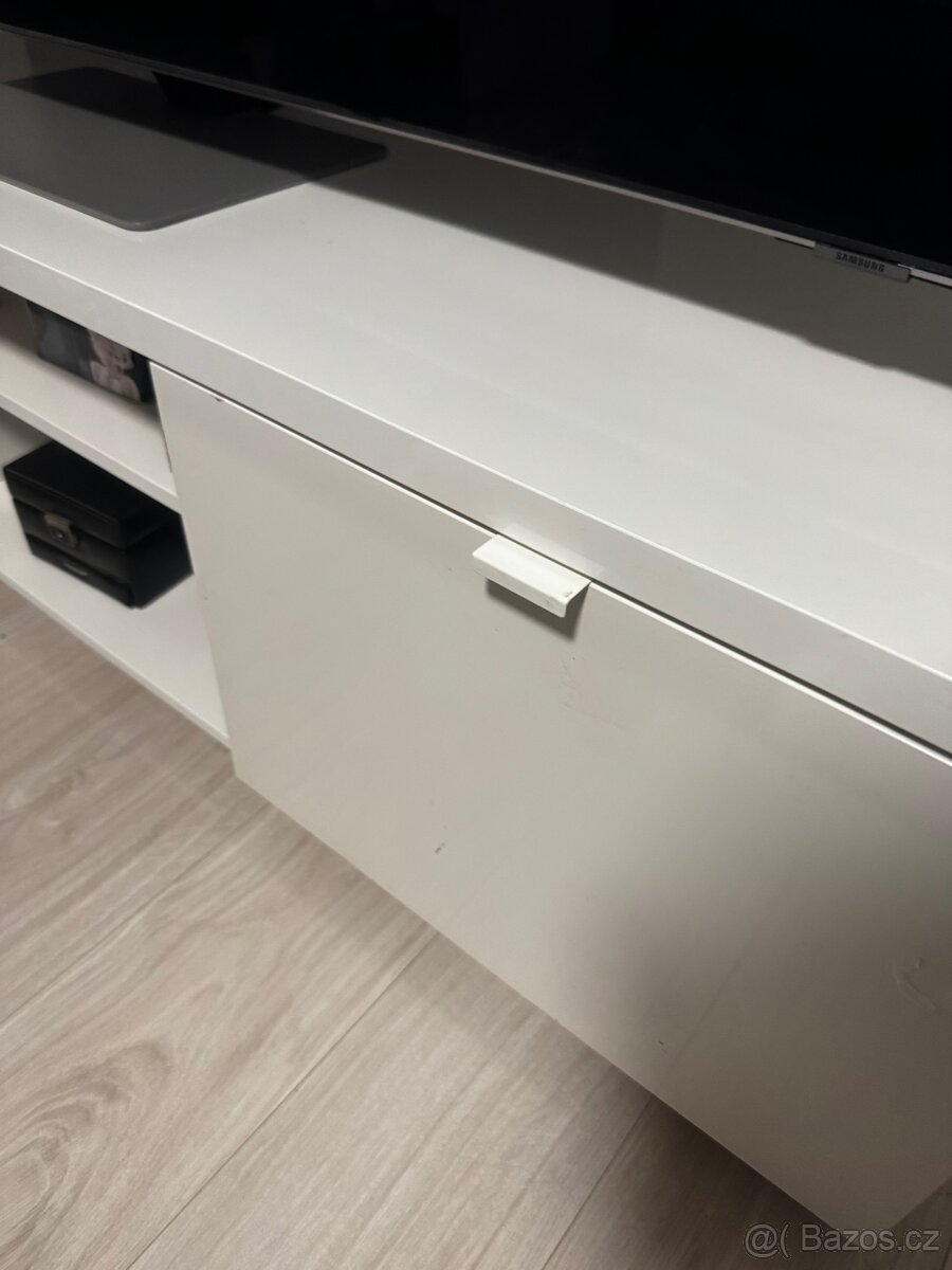 Tv stolek - ikea - 8