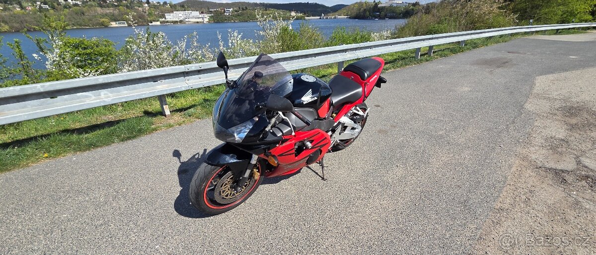 Honda CBR 954 Fireblade - 8