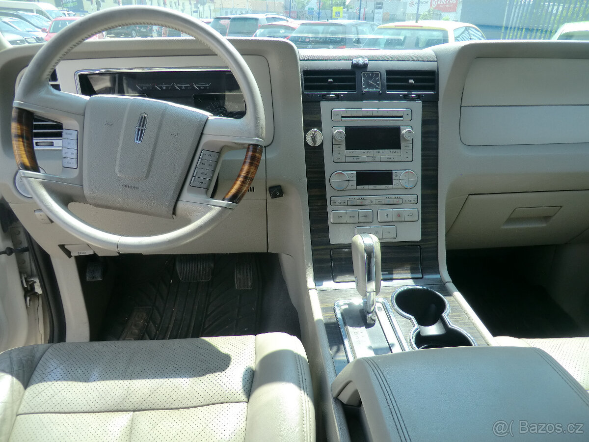 Lincoln Navigator, 5,4L V8 LPG AUTOMAT 7 MÍST TZ - 8