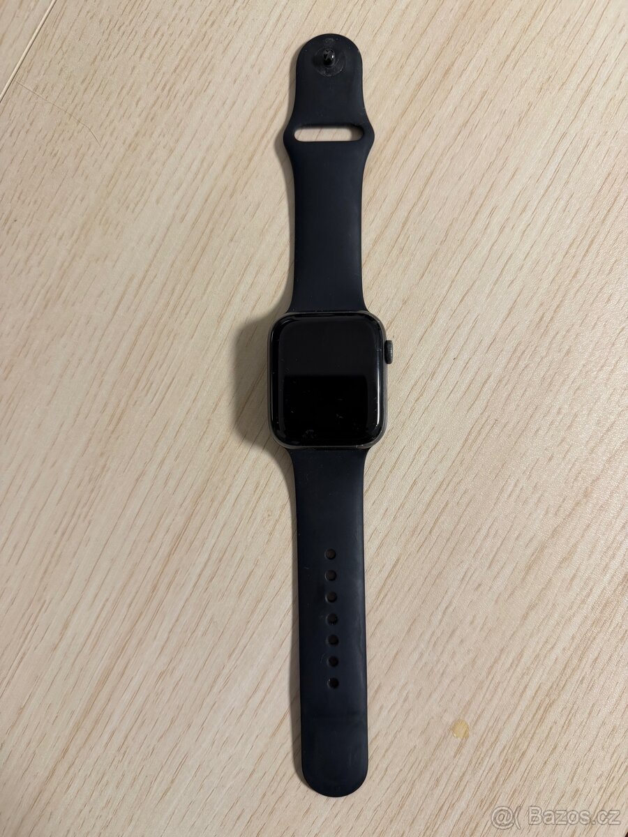 Prodám iPhone 12 pro max. Watch 5 series 45mm - 8