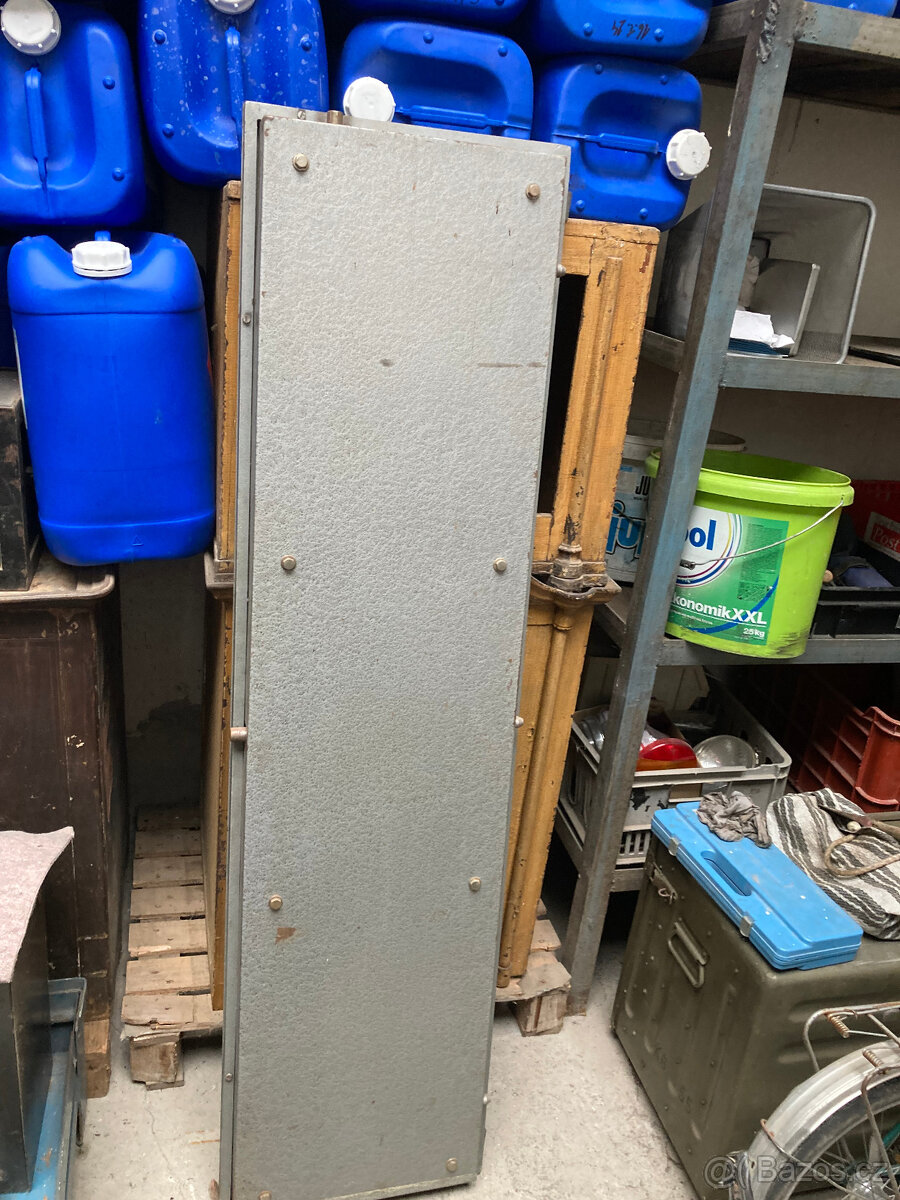 Trezor KOVONA - dveře se zámkem za 2.500 kč - 8