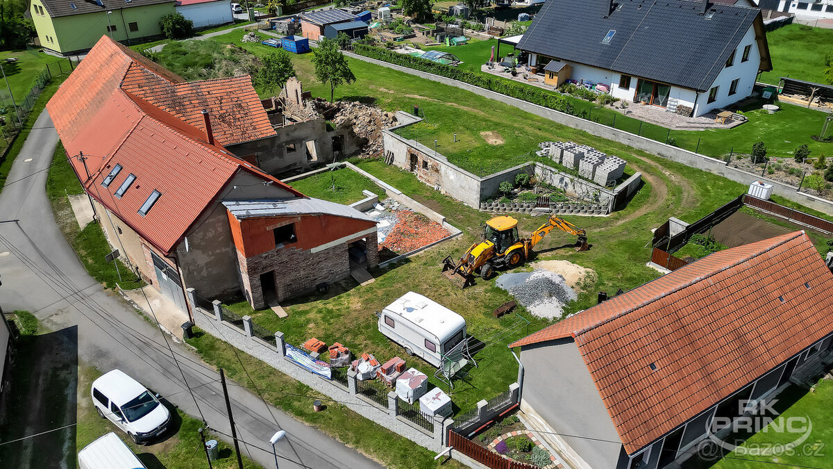 Prodej hospodářského stavení, statku, na pozemku 2.701 m2, B - 8