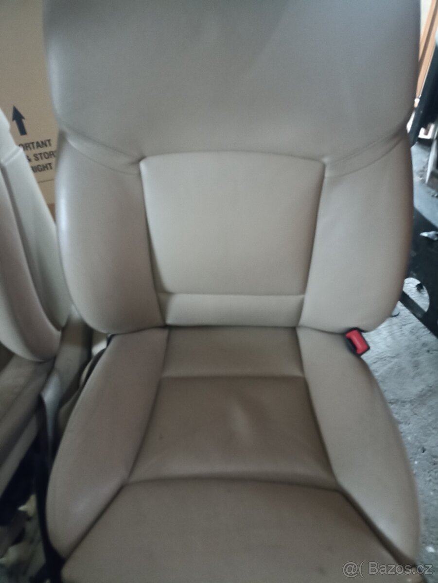 BMW f10-cely vůz na dily - 8