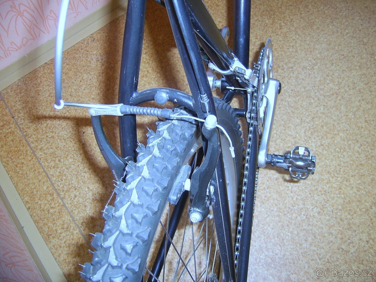 Horské - trekové kolo Specialized - 8