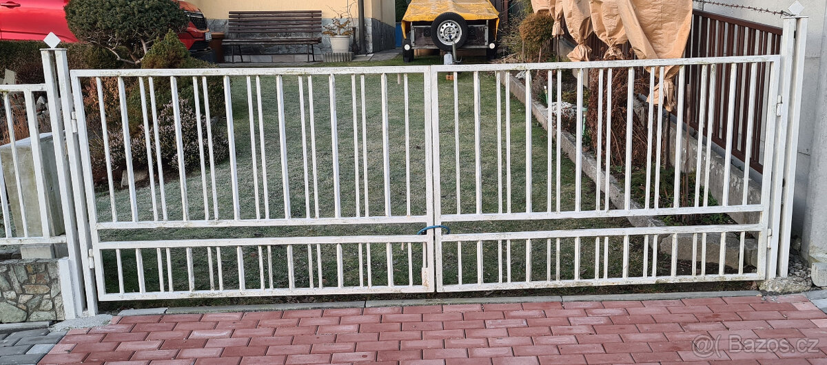Samonosná posuvná brána + plot - 8