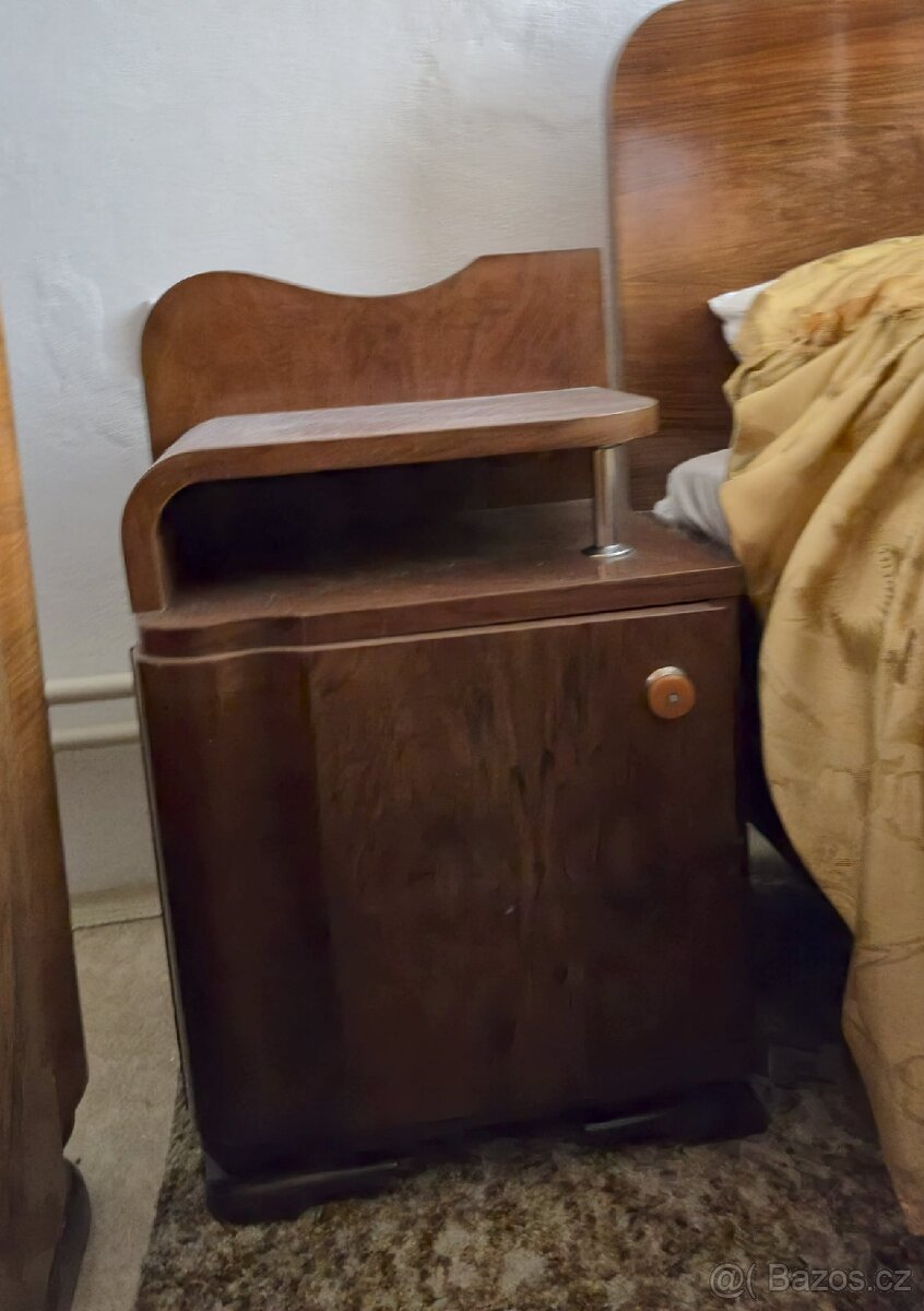 Ložnice, noční stolky, manželská postel - 8