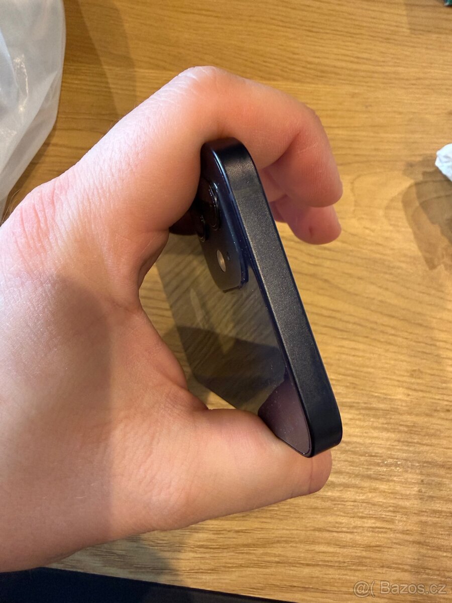 iPhone 12 64GB černý - 8