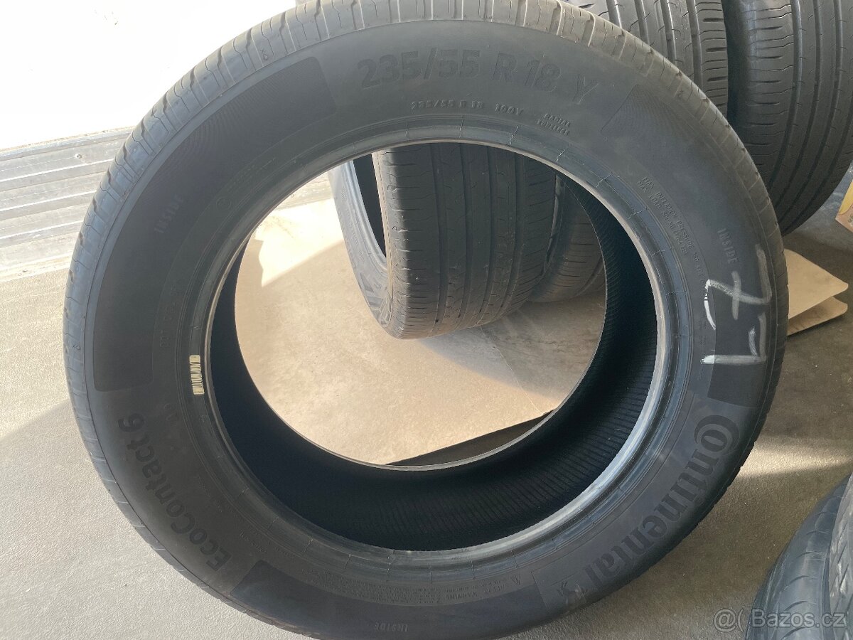 Continental 235/55R18. 100Y - 8