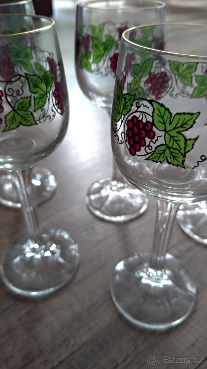 Skleničky na víno a likér - 8