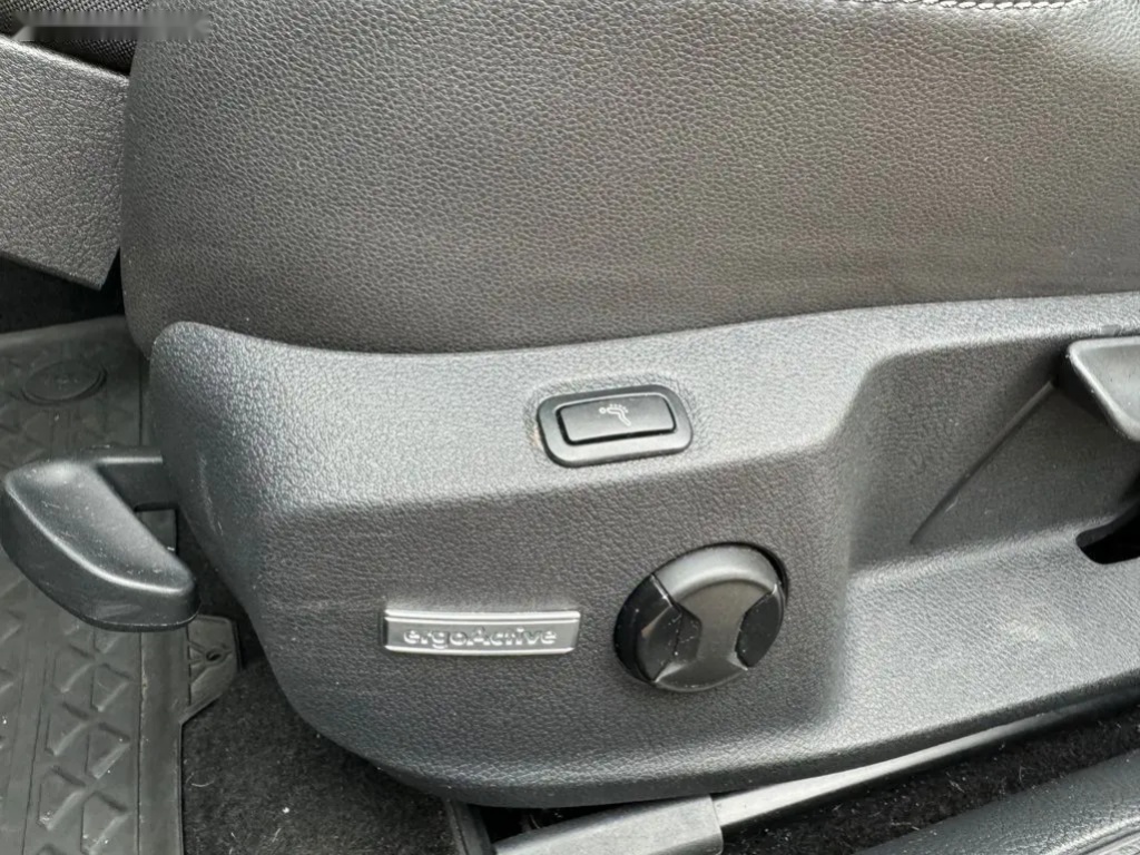 Volkswagen Golf, Variant 2.0TDI Highline - 8