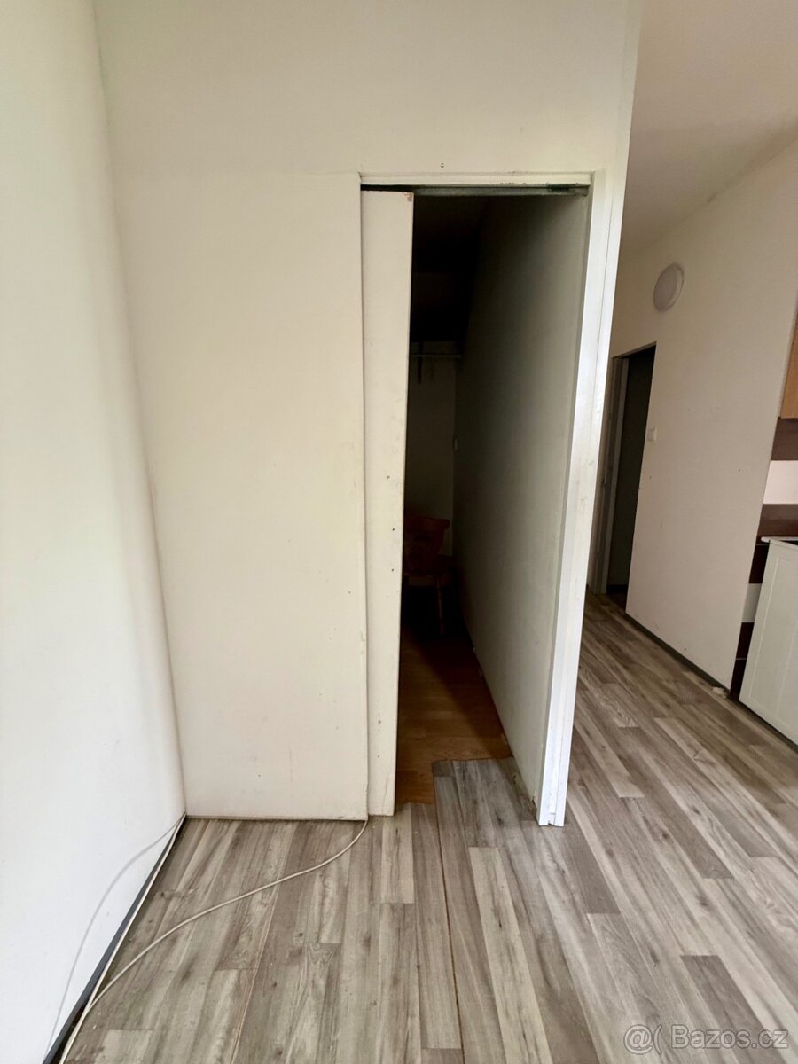 Prodej bytu 3+1 60 m² Kamenná, Chomutov - 8