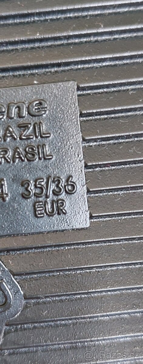 NOVÉ Dívčí sandále velikost 35/36 - 8