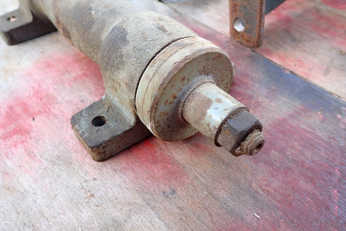 Cirkulárka - hřídele - 8