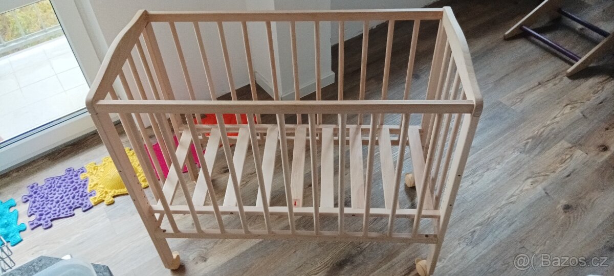 Prodám malou dětskou postýlku - 8