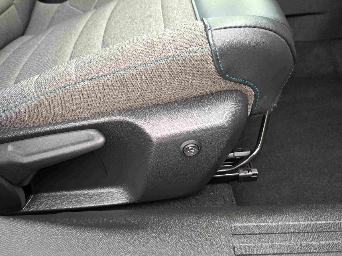 Citroën C4 1,2 PT EAT8 FEEL - 1832 - 8