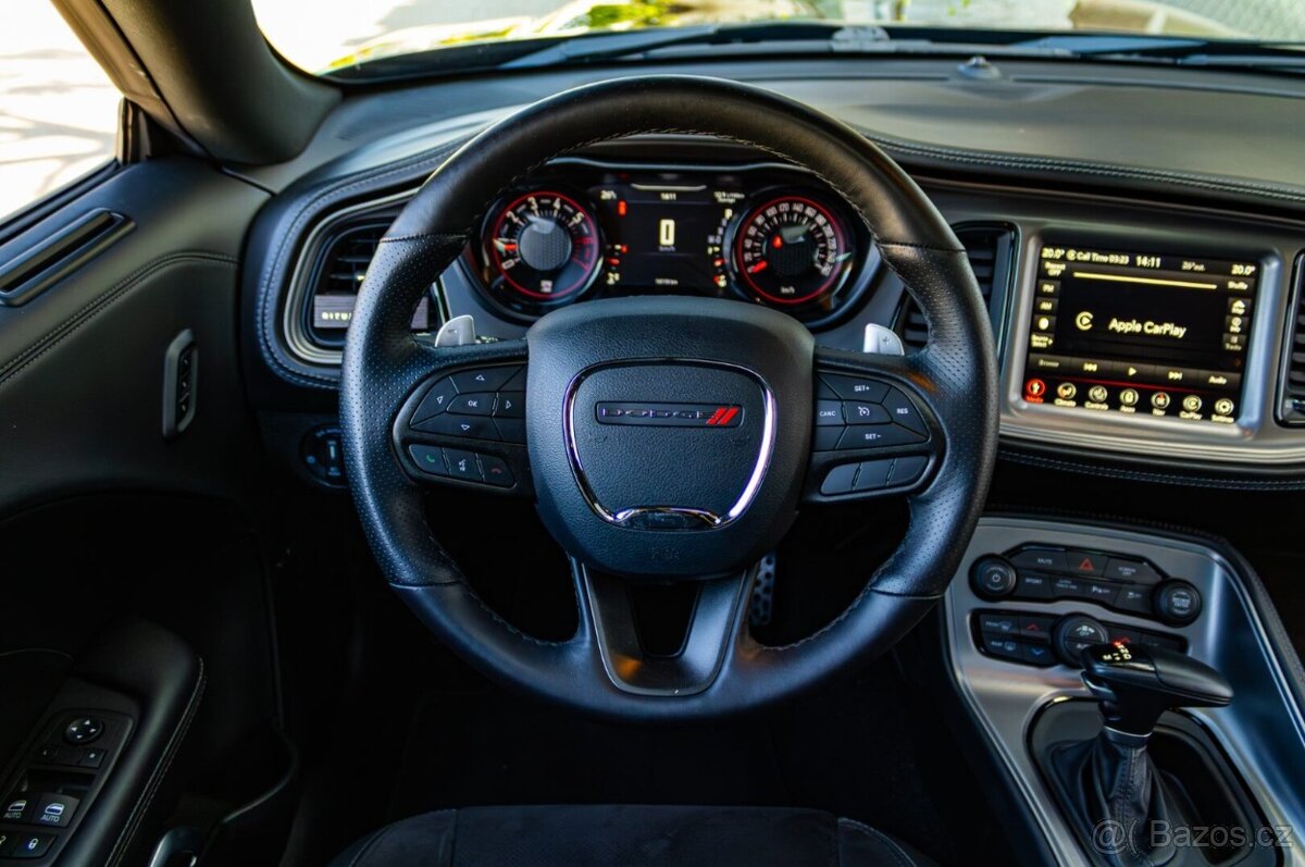 Dodge Challenger R/T 5.7 V8 / TOP STAV - 8