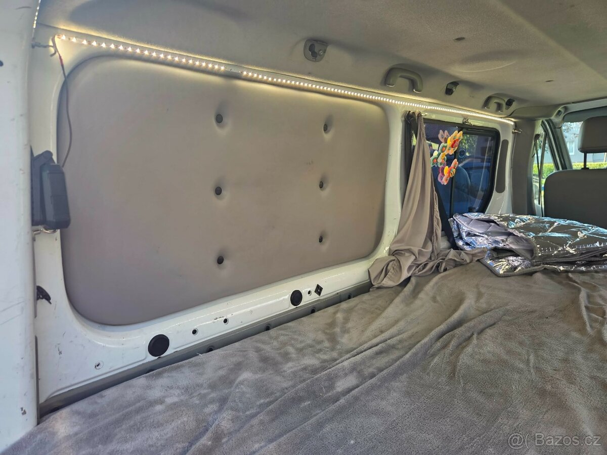 Renault Trafic L2H1 (Long) 2.0 dCi (2008) - 8
