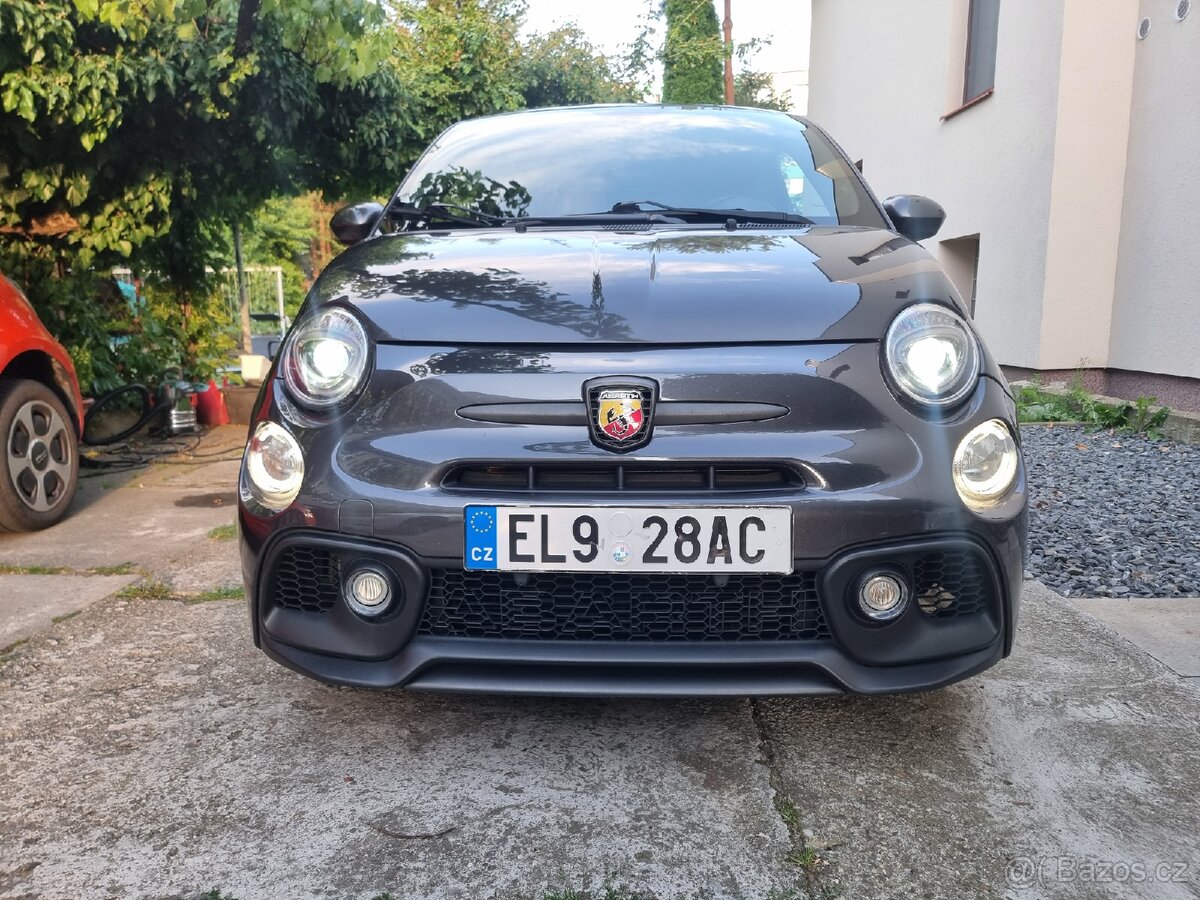 Fiat 500e Abarth Gucci sedačky 0,5Kč/1km - 8