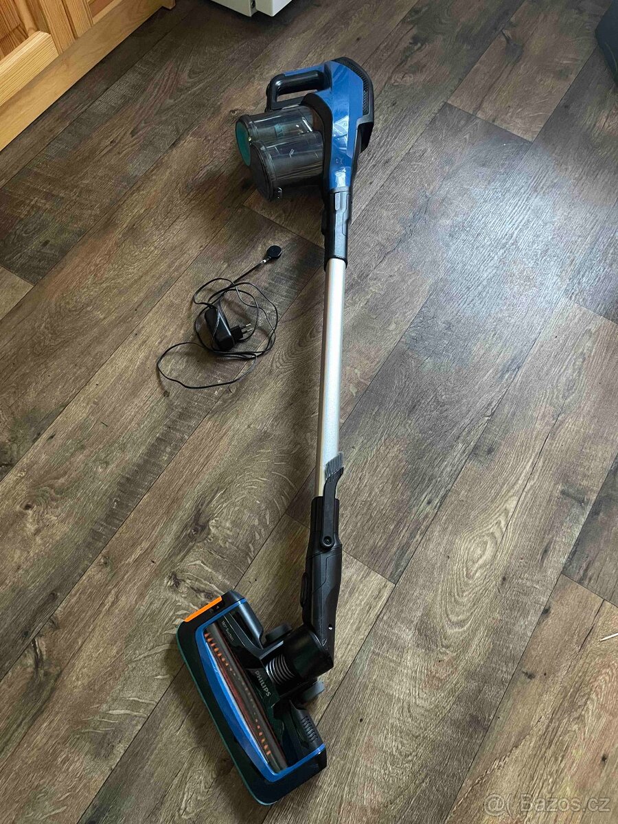 tyčový vysavač Philips 3v1 - 8