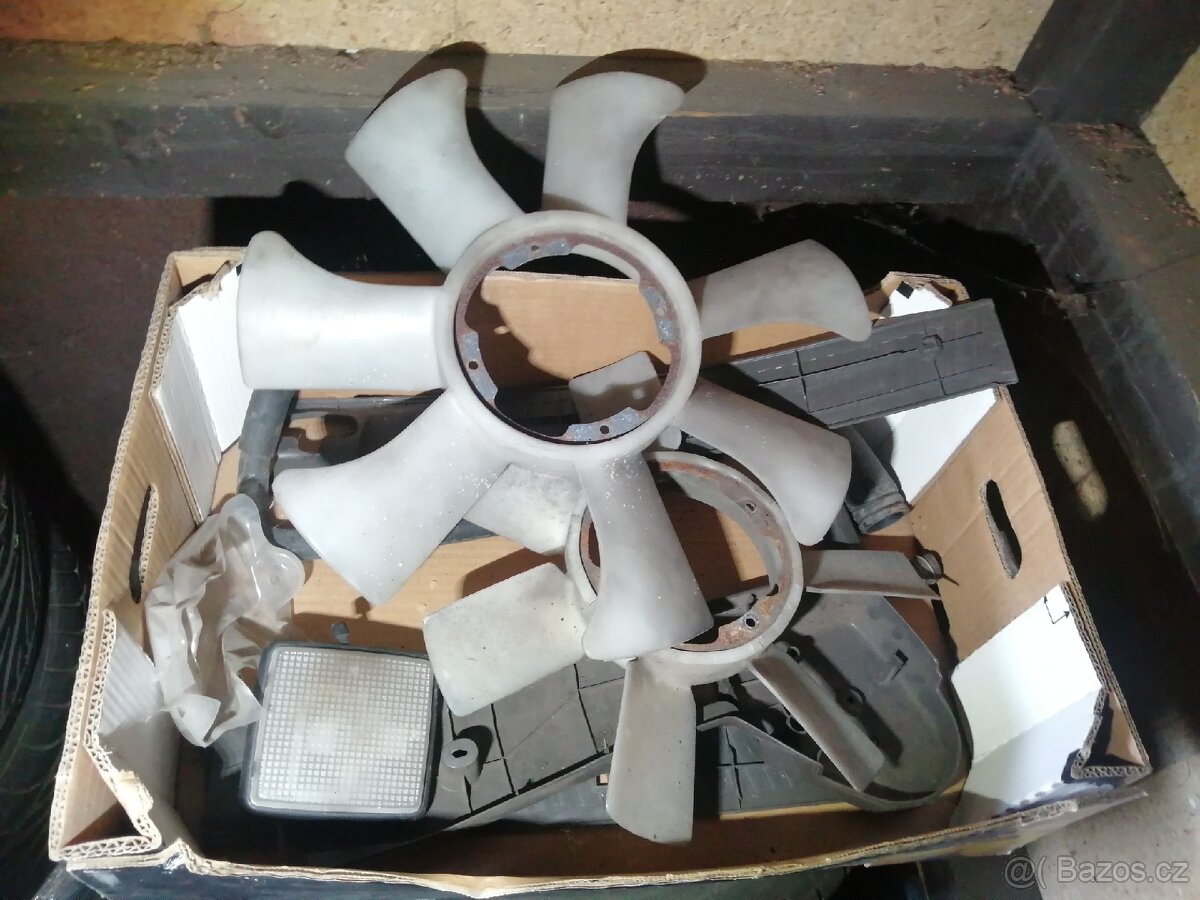 Nissan Terrano 1 D21 Díly - 8