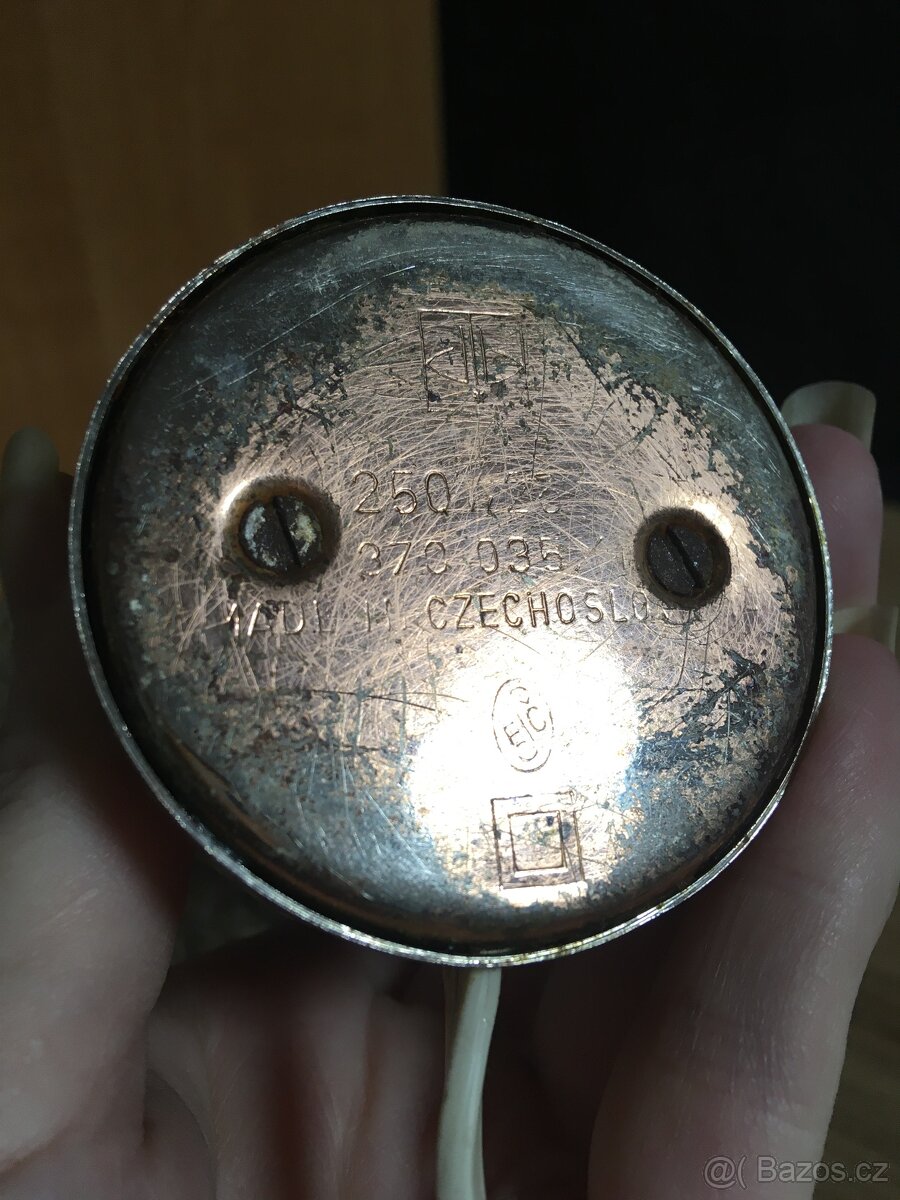 Lampička na noční stolek s broušeným stínidlem - 8