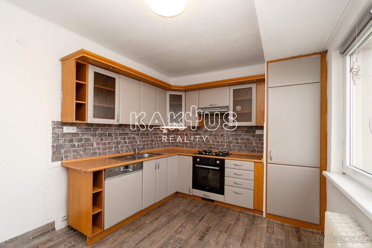 Prodej dr. bytu 3+1, ulice Gen. Janka, Mariánské hory - 8