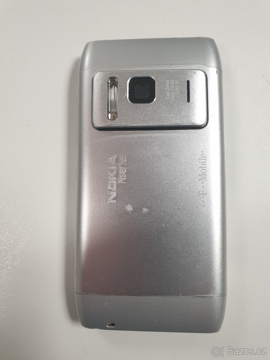Nokia N8 - 8