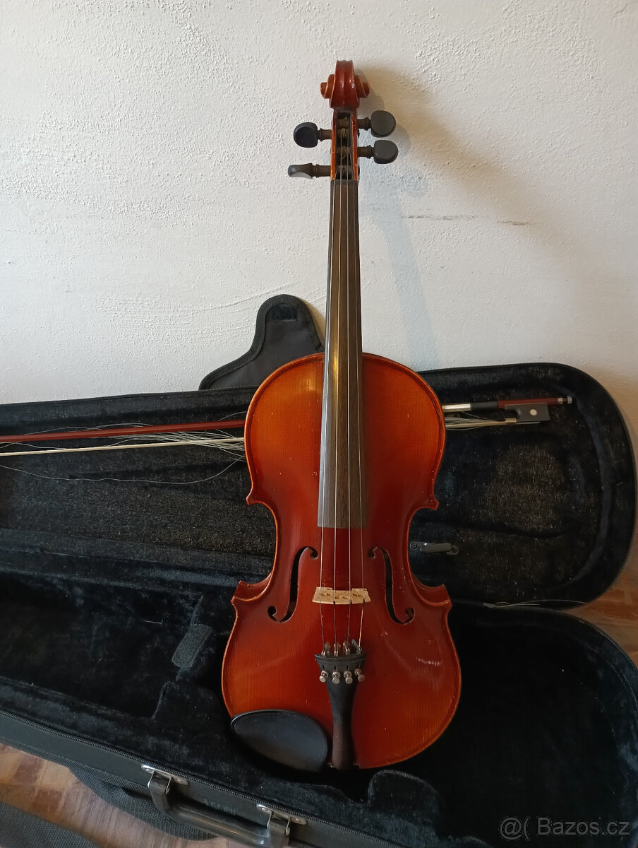Prodám kompletní set housli 4/4 - 8