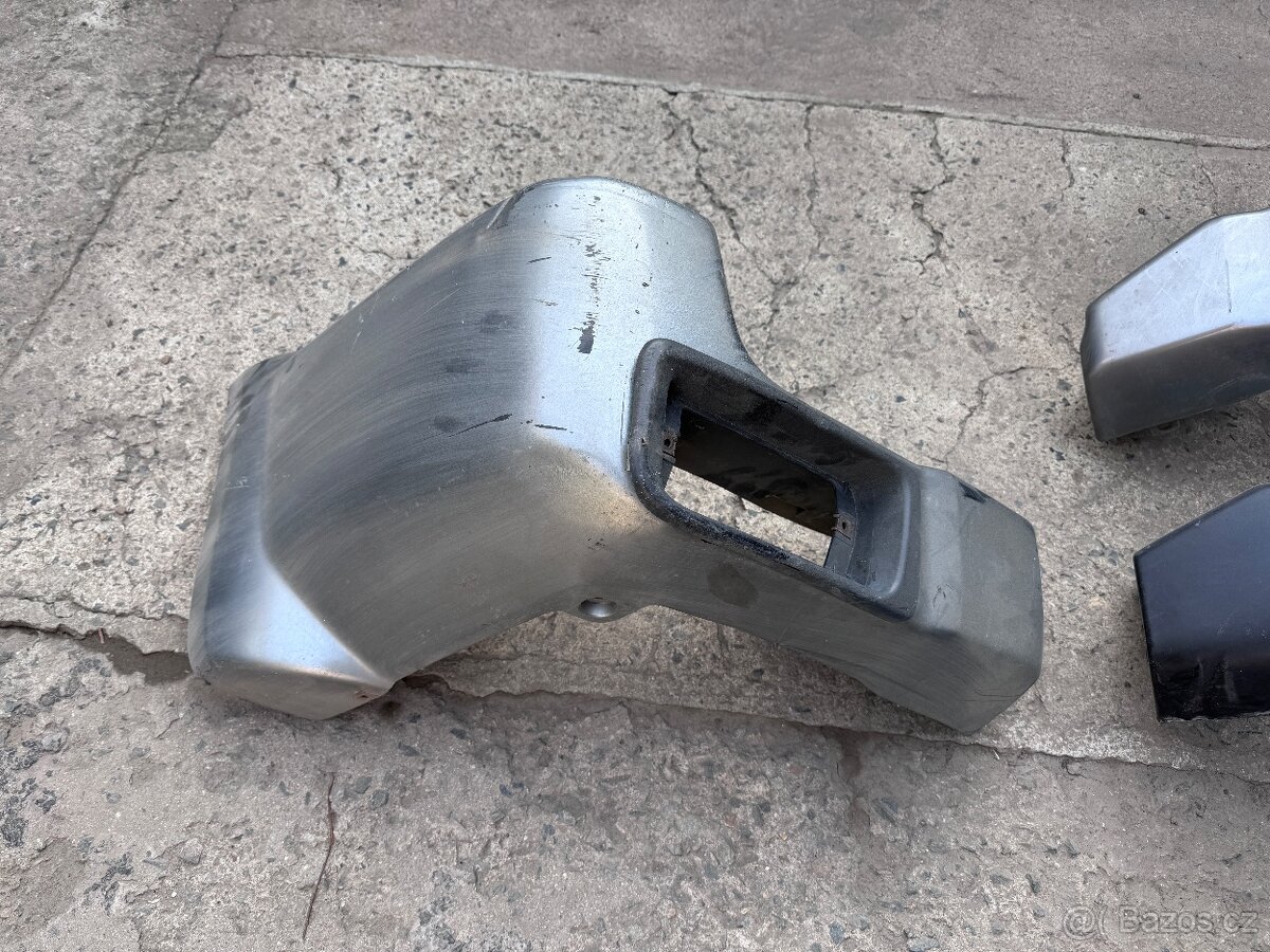 Nissan Patrol Y61 Plastové lemy , zadní nárazník , výztuha - 8