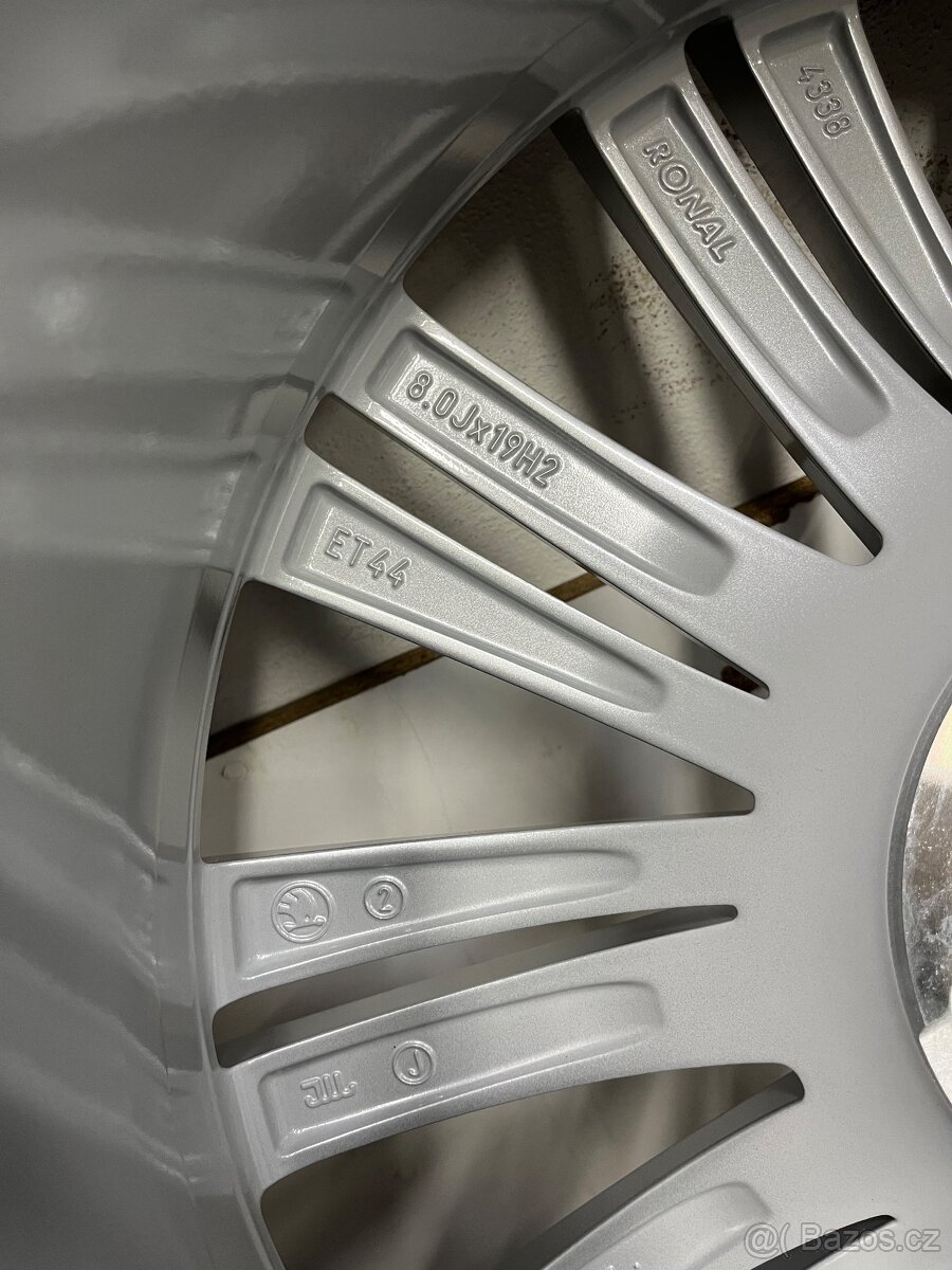 Škoda Superb R19 Nová letní sada - 8