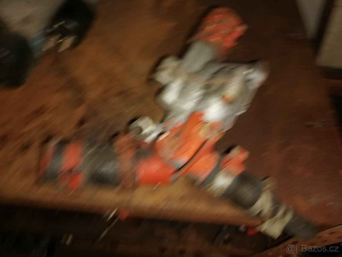 Prodám náhradní díly na Bělorus: pomocné čerpadlo hydrauliky - 8