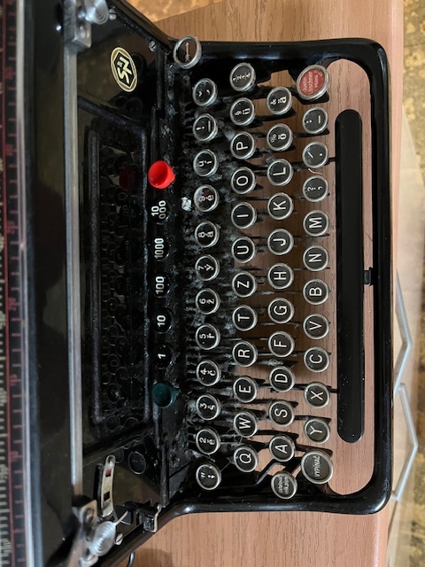 Prodám starý psací stroj Naumann IDEAL,plně funkční - 8