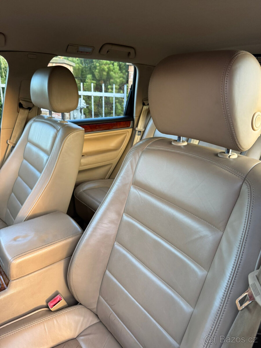 Volkswagen Touareg 2.5 TDI – 1. majitel, perfektní stav - 8