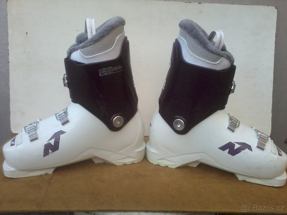 Lyžáky dívčí Nordica 25,5 - 8