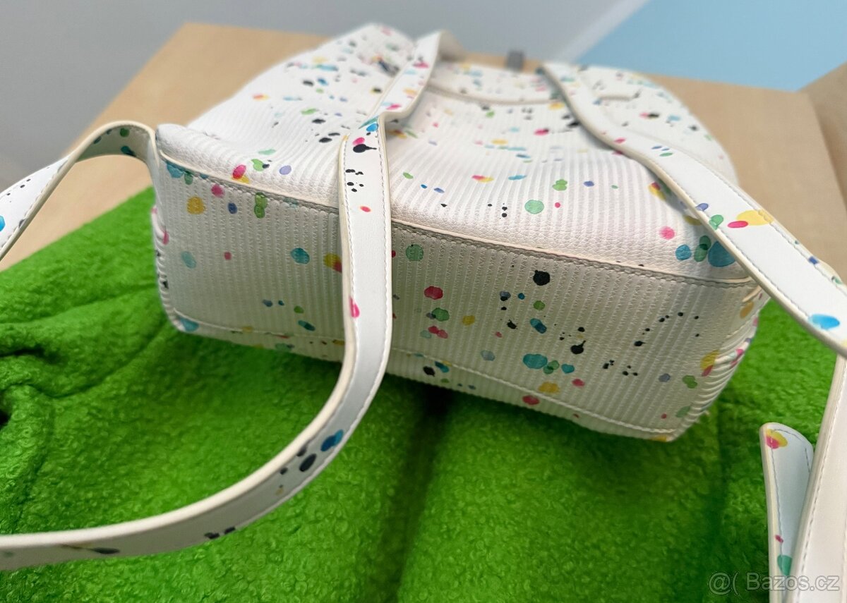 Dám. bílý batoh Desigual, sleva 1.699 Kč. - 8