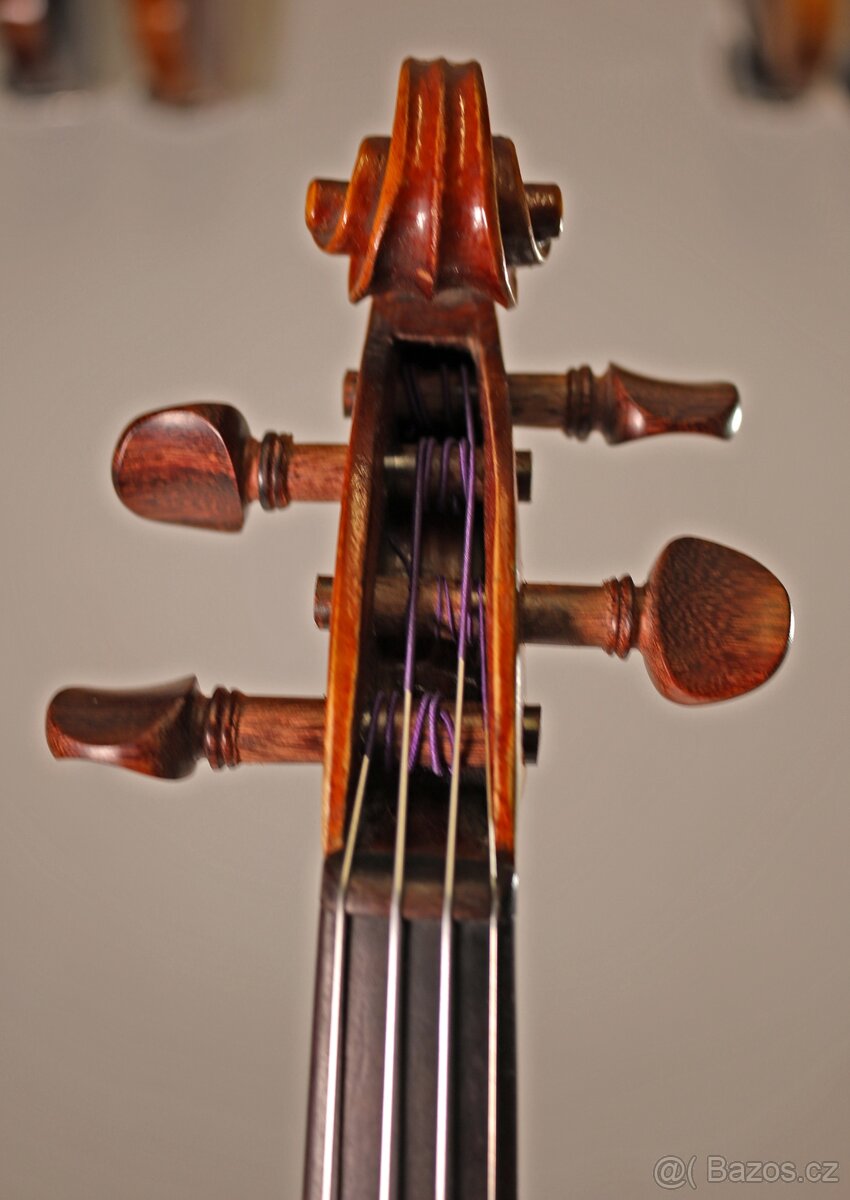 Prodám celé 4/4 100let staré české housle - 8